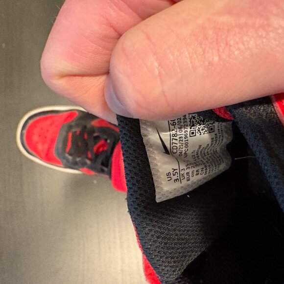Nike Red and Black Baseketball Shoes Size 3.5Y - Picture 4 of 4